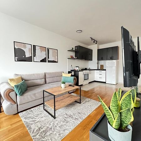 Urban Side Apartments Скопье Экстерьер фото