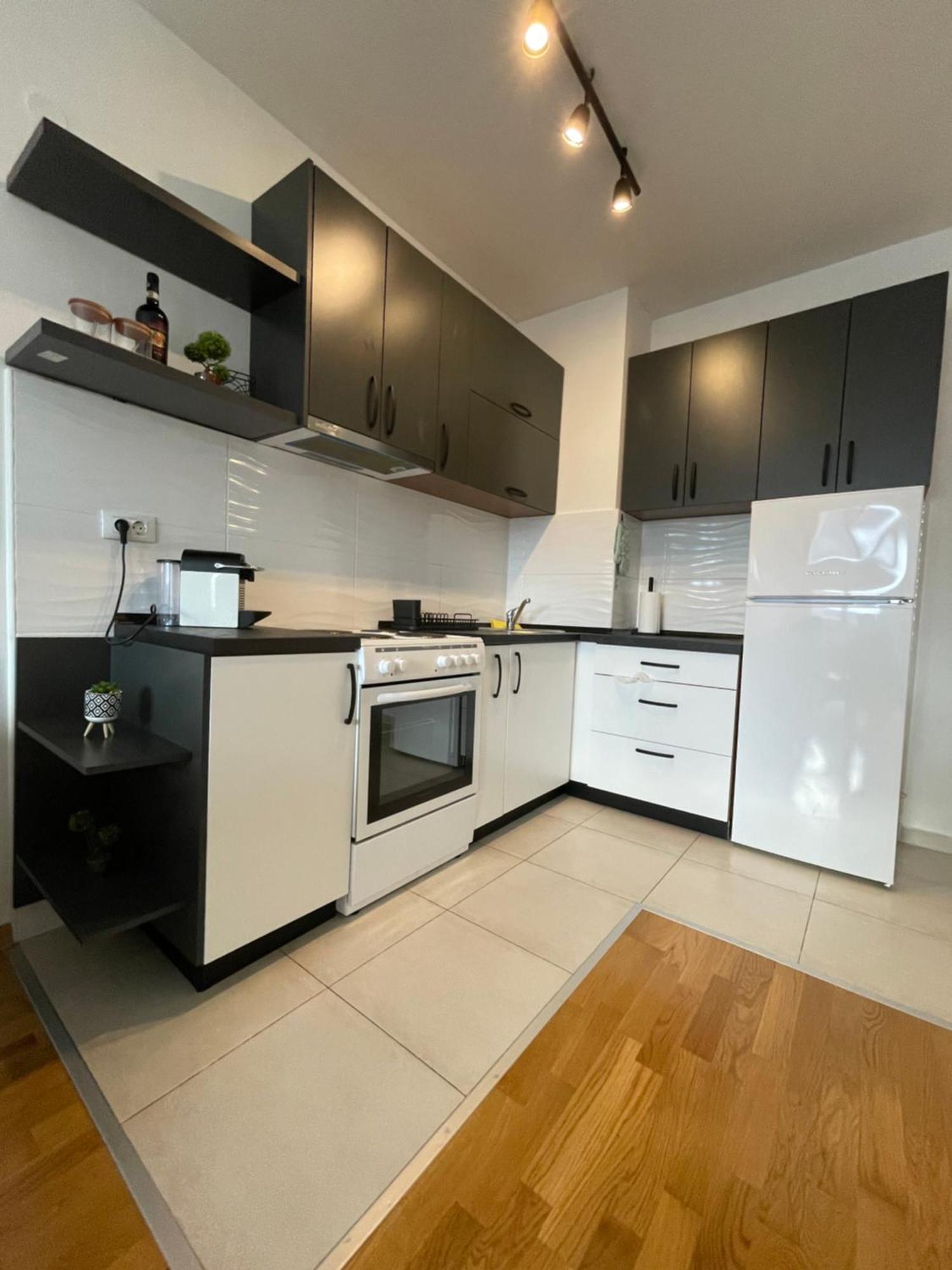 Urban Side Apartments Скопье Экстерьер фото